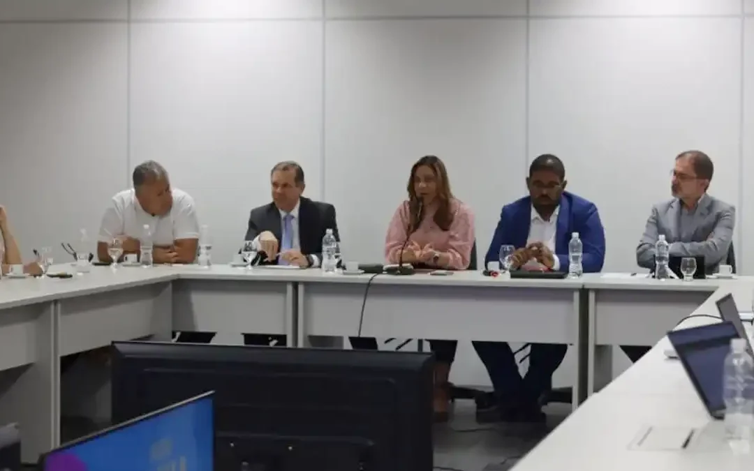 Sesab discute avanços no Pacto Bahia pela Saúde